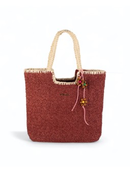 TOTE TEJIDO CON CHARMS SS26...